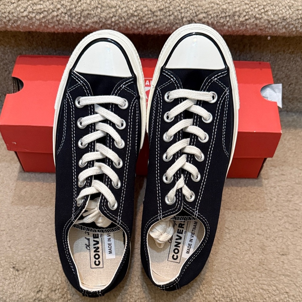 Chuck 70 Canvas Converse Classic
UNISEX LOW TOP size 6 men = size 8 women. New